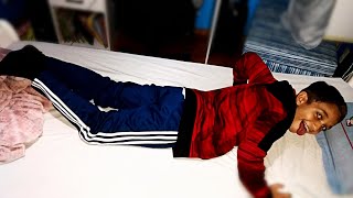 Tentando Fazer A Dança Da Minhoca