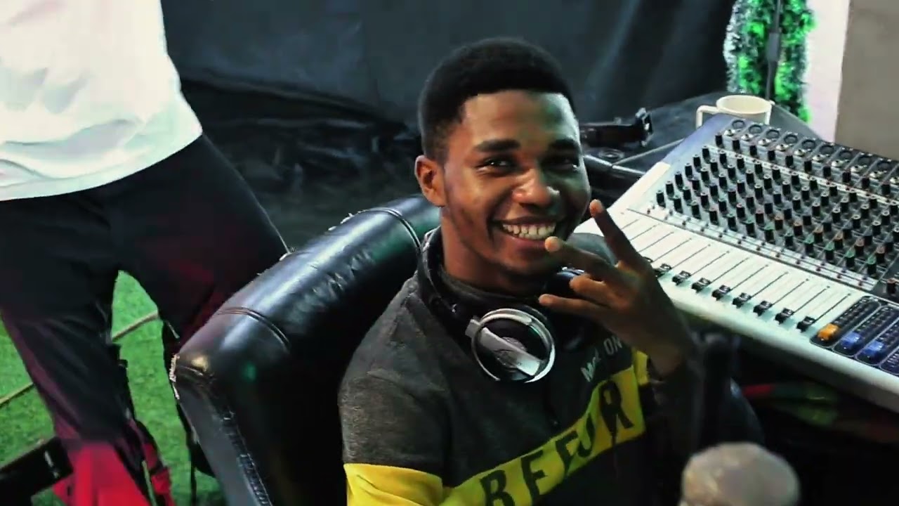 Wakiluba _ft_Guera_ commandant _(vidéo officielle)