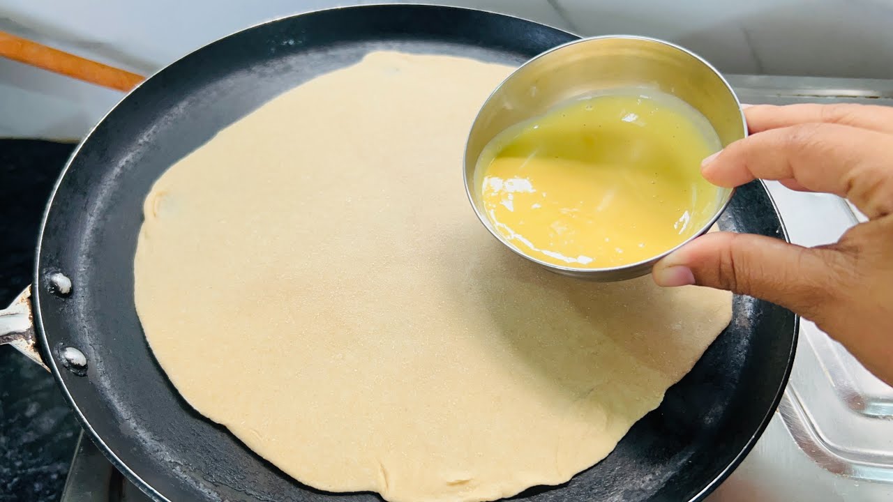 चपातीवर बेसणच मिश्रण टाकून तर बघा पौष्टिक पोटभर लहानांपासून मोठ्यांपर्यंत आवडणारा नाष्टा तयार