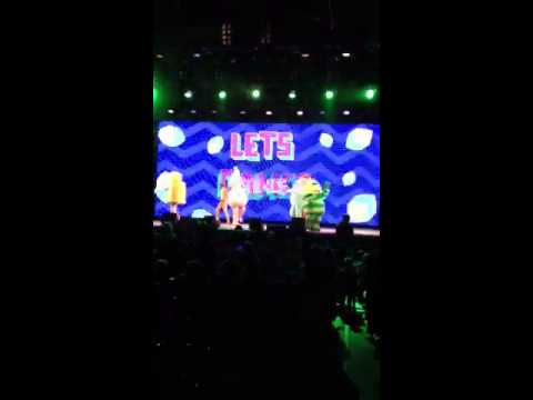 Yo Gabba Gabba let's dance! - YouTube