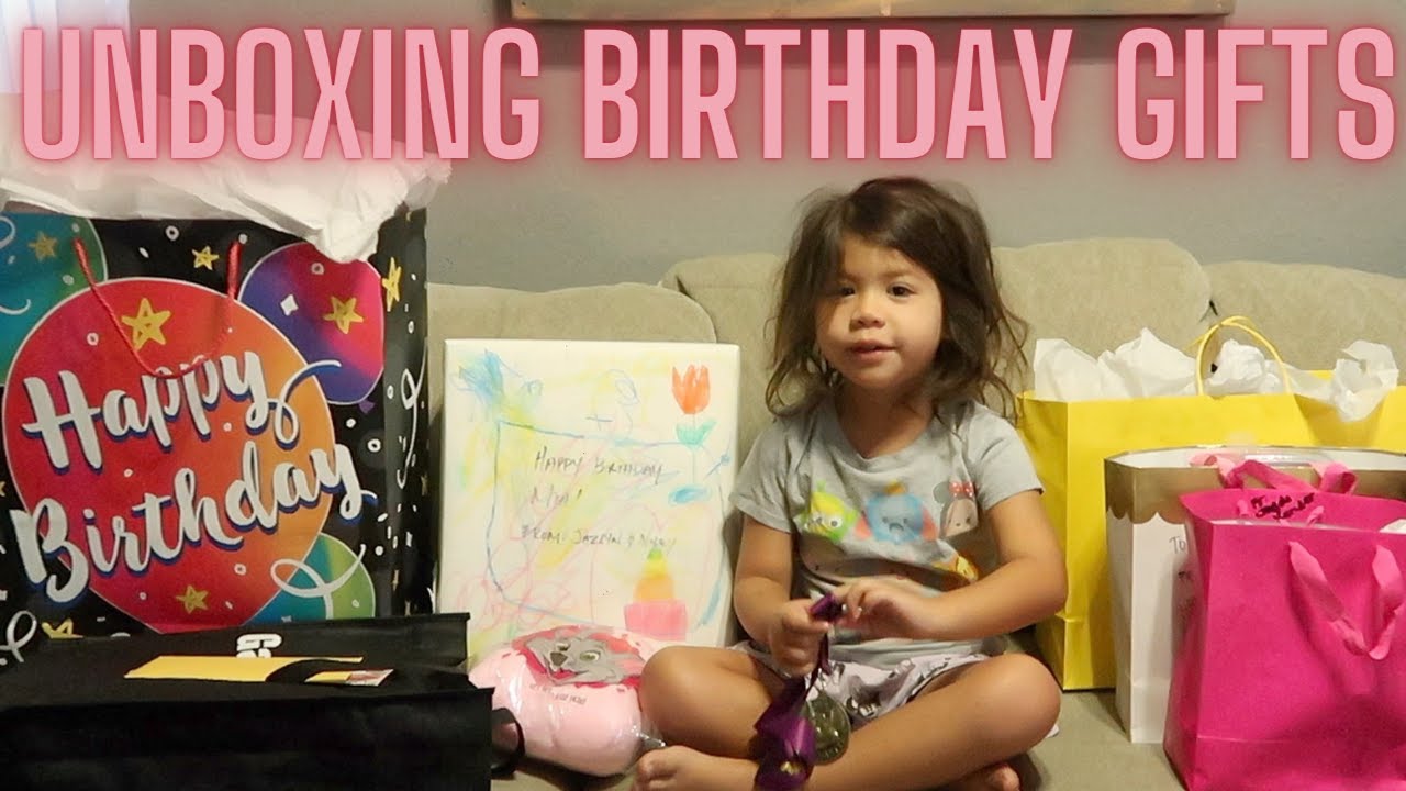 UNBOXING BIRTHDAY GIFTS FROM MIA'S 5TH BIRTHDAY || HOLO HOLO KIDS