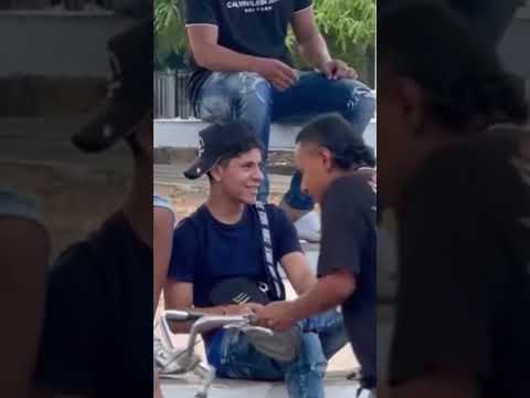 El vidente misterioso en un barrio peligroso
