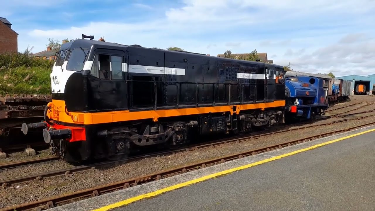 RPSI 141 Class Loco 142 Starting Up & Shunting 3BG at Whitehead.