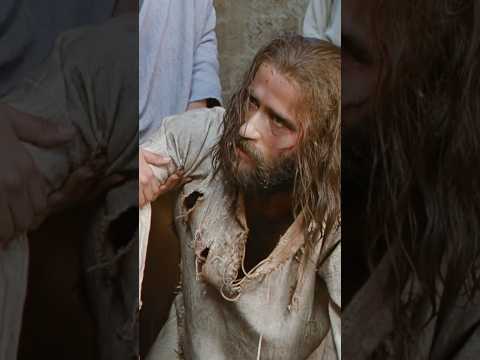 El peso de la cruz: El último camino de Jesús al Calvario ✝️ #Pascua2026 #Shorts artwork