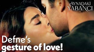 This is how Defne shows her love for Barış!❤️- Aynadaki Yabancı
