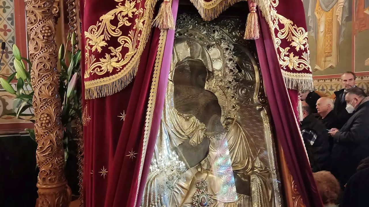 Λιτάνευση της εικόνας της Παναγίας Υπαπαντής στο κέντρο της Καλαμάτας 02/02/2025.