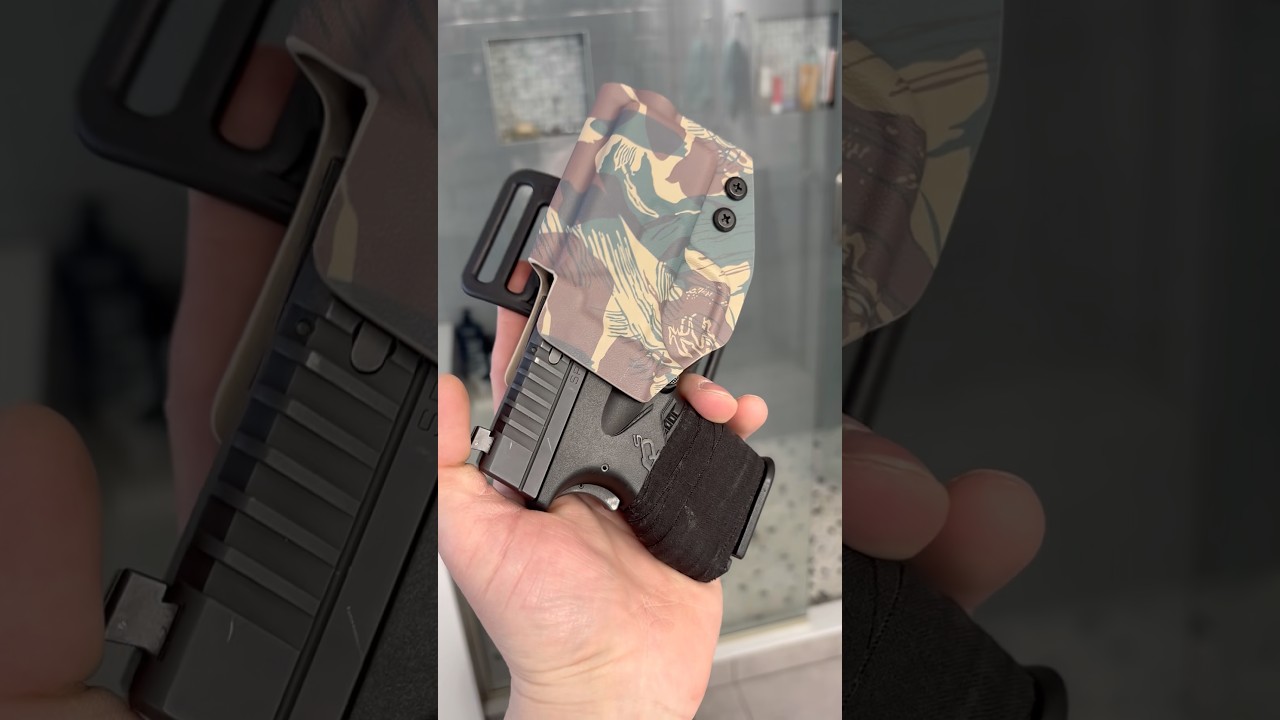 Лучшая кобура для стрельбы снаружи одежды на рынке - Blacksmith Tactical, сделано в США.