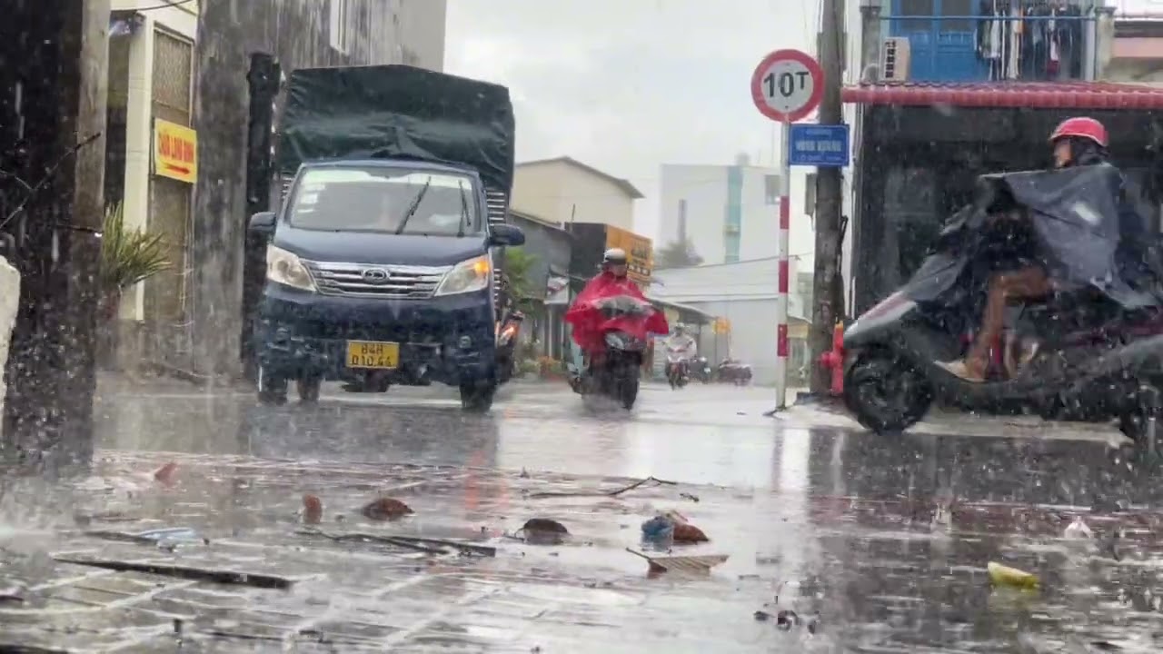 Mưa nghịch mùa ở Trà Vinh 