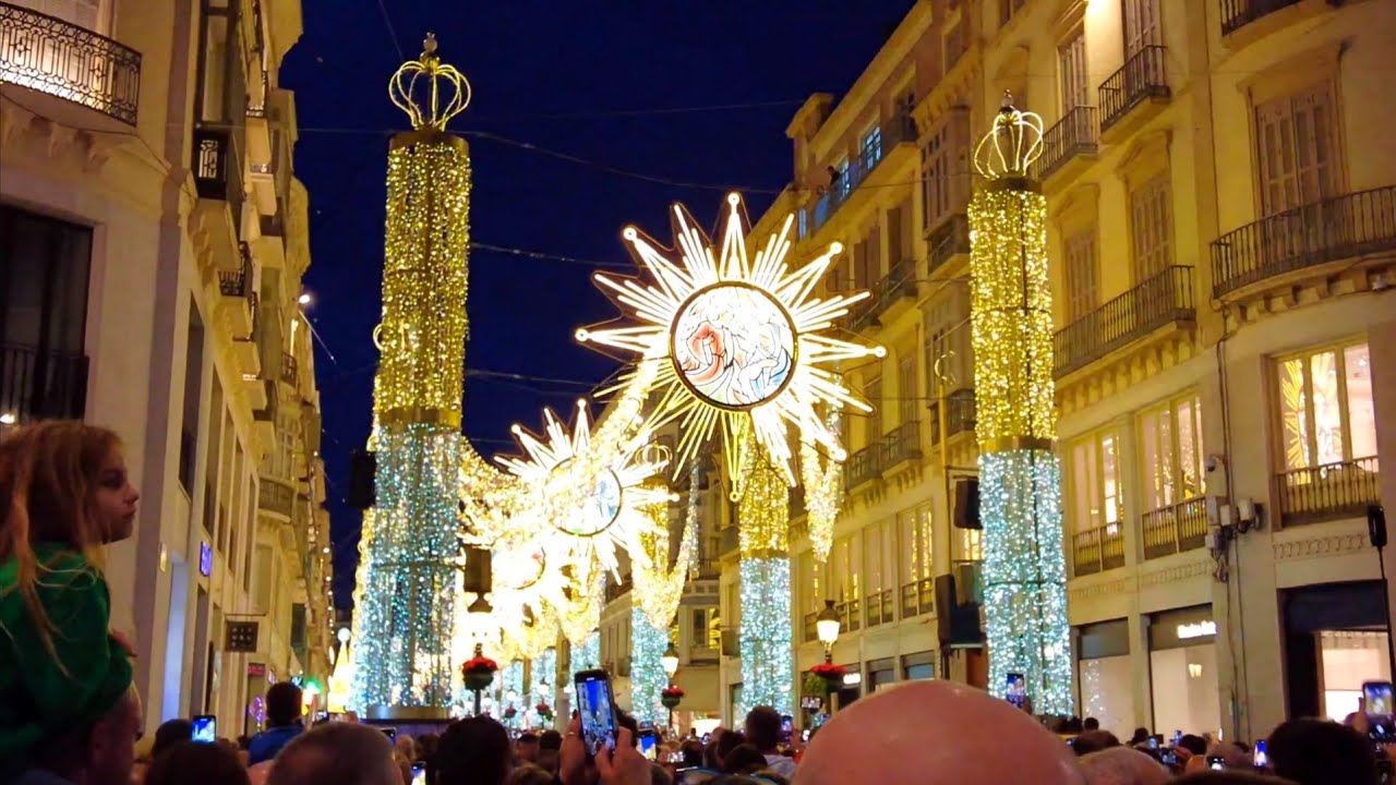 МАЛАГА 🇪🇦 Рождественские световые и звуковые шоу на улице Лариос, декабрь 2025 г., ИСПАНИЯ, 4K