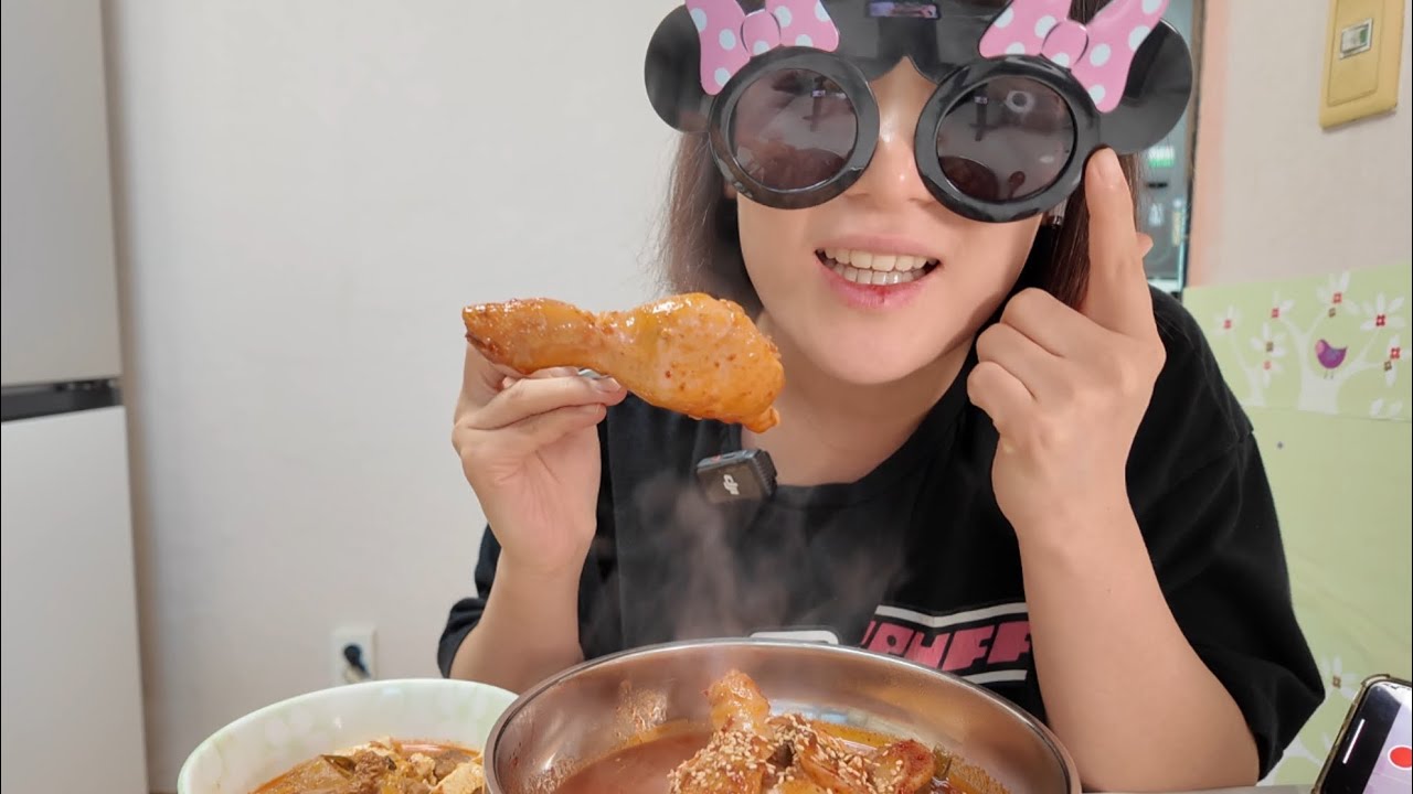 할로윈을 싫어하는 으른여자의 브이로그 (BBQ뿜치킹 엽땡식분말스프 그리고 할로윈..)