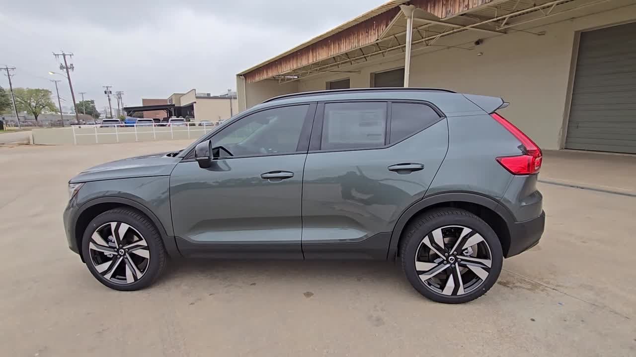 2026 Volvo XC40 Plus Dallas, Irving, Arlington, Carrollton, Grapevine, Grand Prairie TX