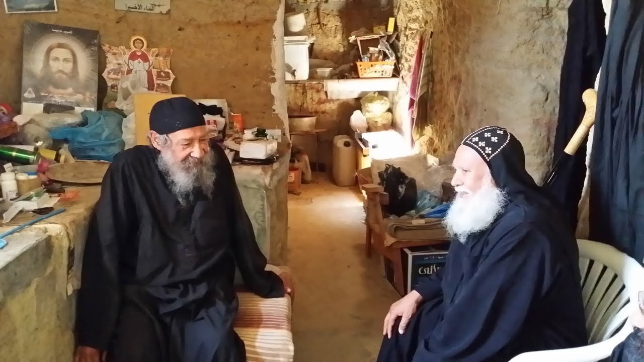 Как покойный монах, отец Мина аль-Макари, проводил свои дни в пещере в горах?