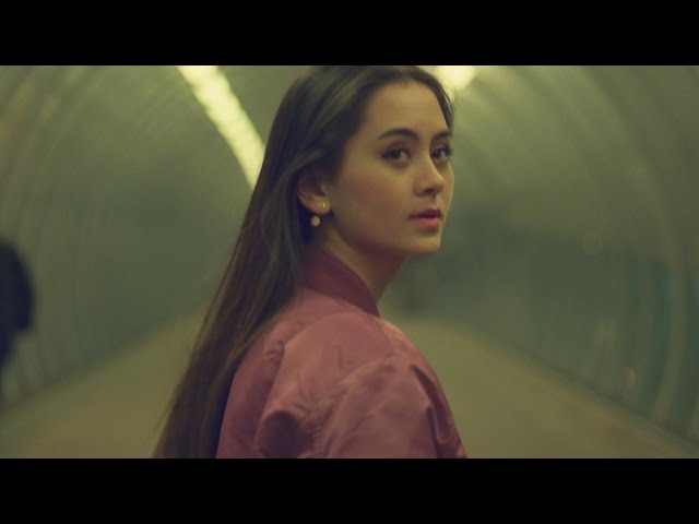 Mad World - Tears for Fears (Cover by Jasmine Thompson) class=