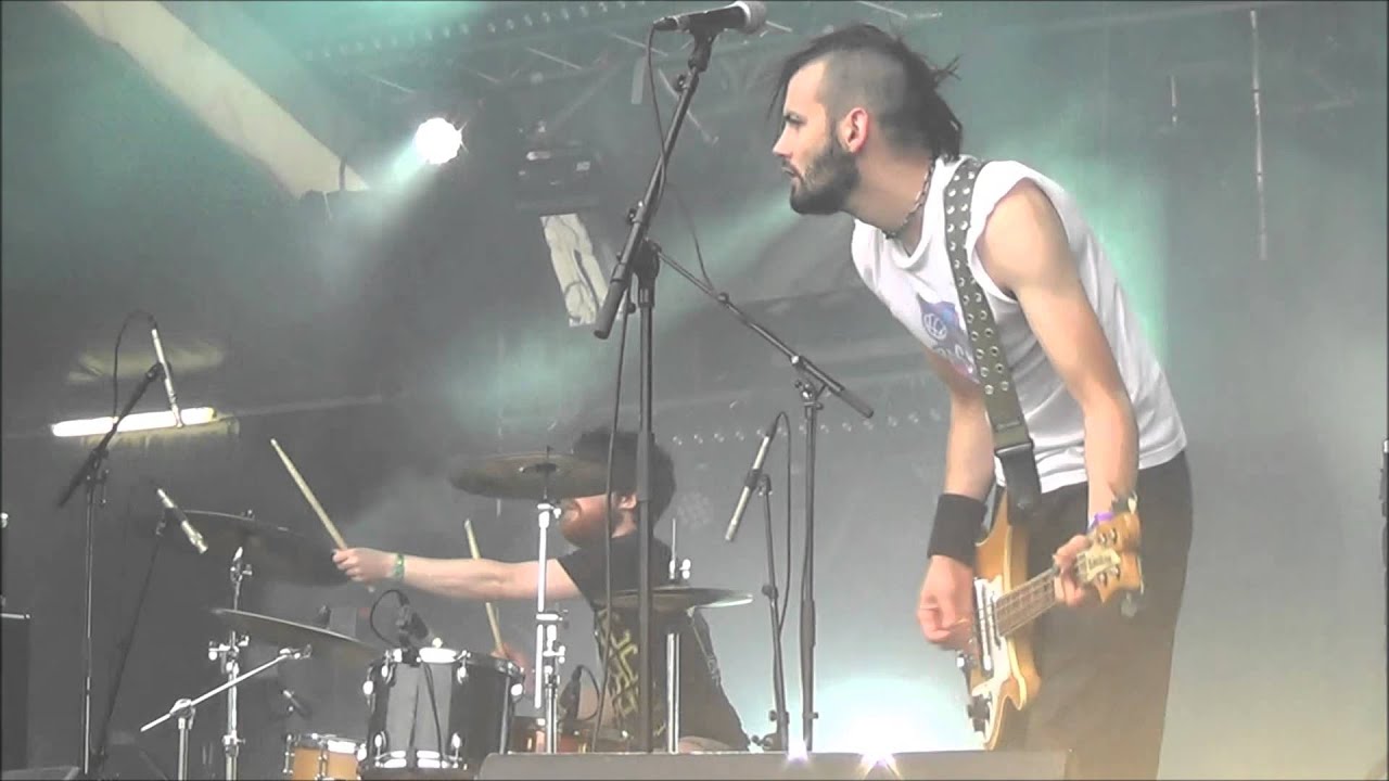 Justin(e) - On n'est pas sérieux ( Carte postale du Hellfest 2013 / Reprise des PKRK )