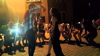 Harıka Mezdeke Oynuyor