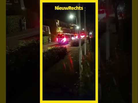 Het blijft onrustig in Nederland, veel Nederlanders blijven angstig om de komst van een azc in hun buurt. Blijf via NieuwRechts.nl op de hoogte van het laatste nieuws voor rechts en conservatief denkend Nederland! Start je gratis maand nu via https://nieuwrechts.nl/landing