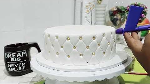 EASY QUILTING DESIGN ON FONDANT CAKE