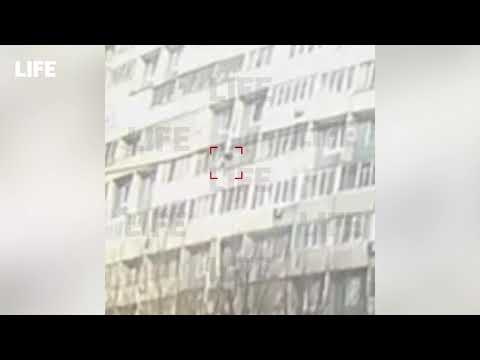 მოსკოვში მამაკაცი პოლიციისგან გაქცევას მე-12 სართულიდან ნაჭრების თოკით ცდილობდა