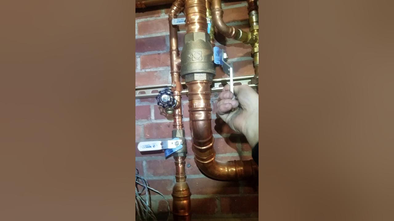 How to bleed air from a boiler system the professional way - YouTube