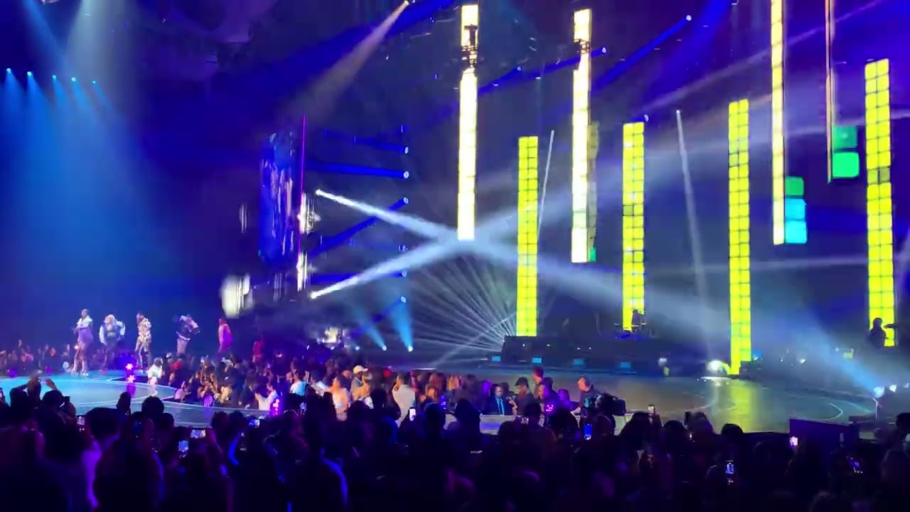 Usher Concert 3/18/23 Las Vegas 5