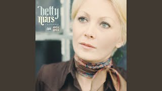 Video thumbnail of "Betty Mars - Comme un moineau (Version intégrale) (Du film "Piaf")"