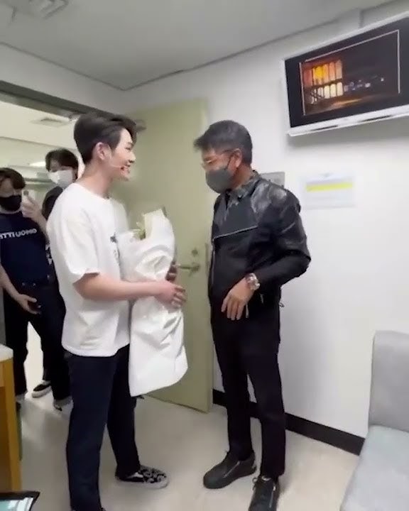 LEE SOOMAN VISIT SHINEE ONEW at MIDNIGHT SUN