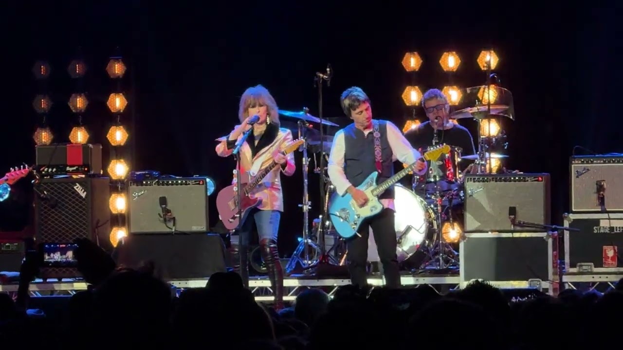 Pretenders ft. Johnny Marr - Back on the Chain Gang - Live at Isle of Wight Festival 2024 - 22/06/24