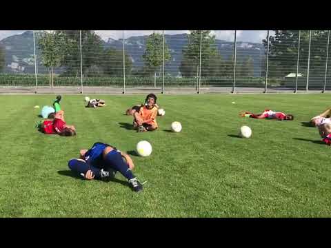 Дети пародируют Неймара / Practicing  The Neymar