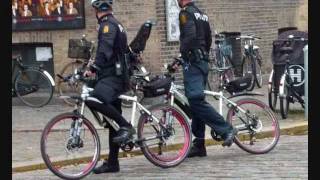 ESL Lesson with Transcript - Learning English with Story & Pictures - "Police Officers" - Fifty-one ESL Lesson with Transcript - Learning English with Story & Pictures - "Police Officers" - Fifty-one