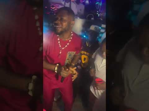 Performing Akaoluchukwu in a Club at PH