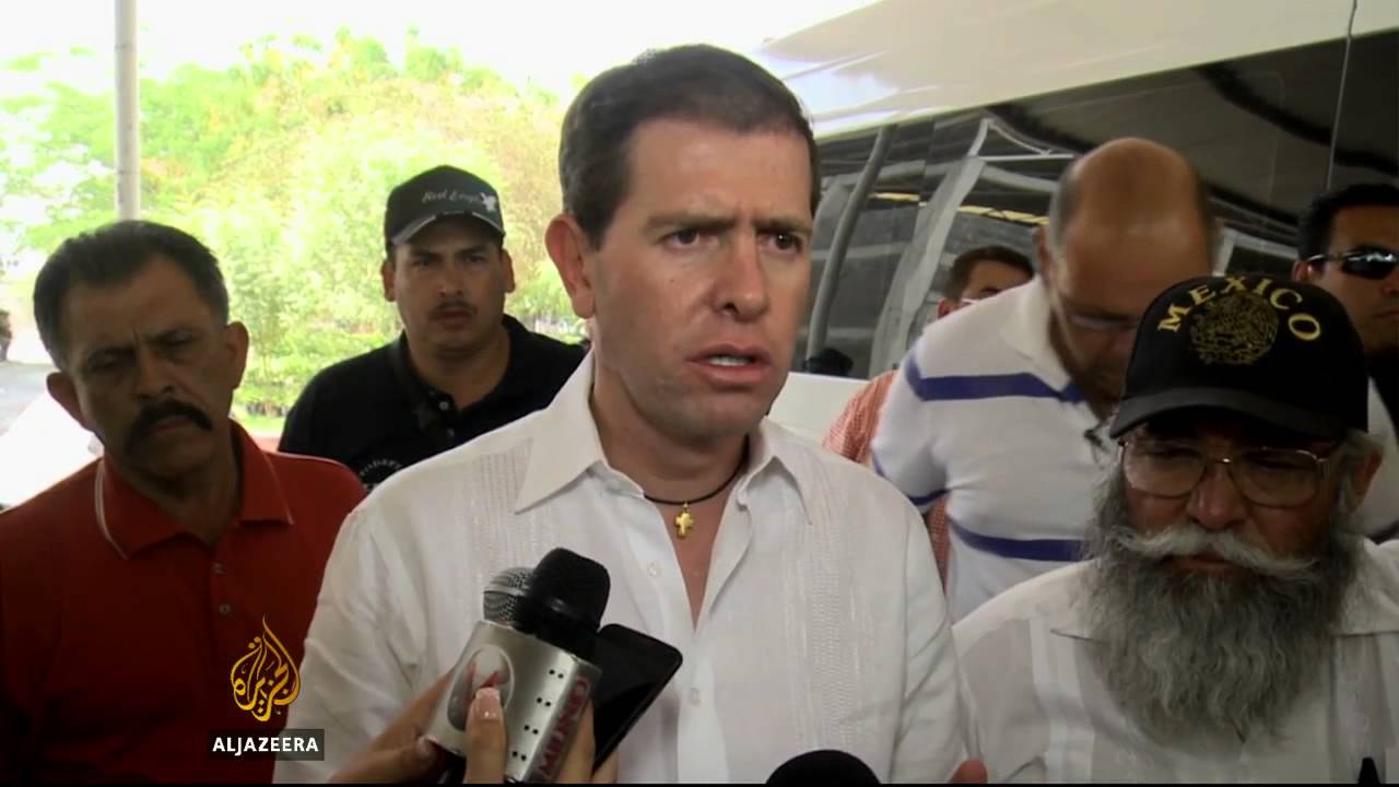 طُلب من الميليشيات المكسيكية التوقف عن حمل السلاح.