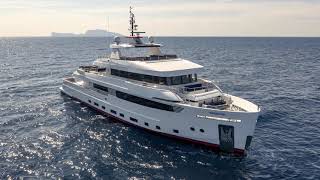 Megayacht Crowbridge