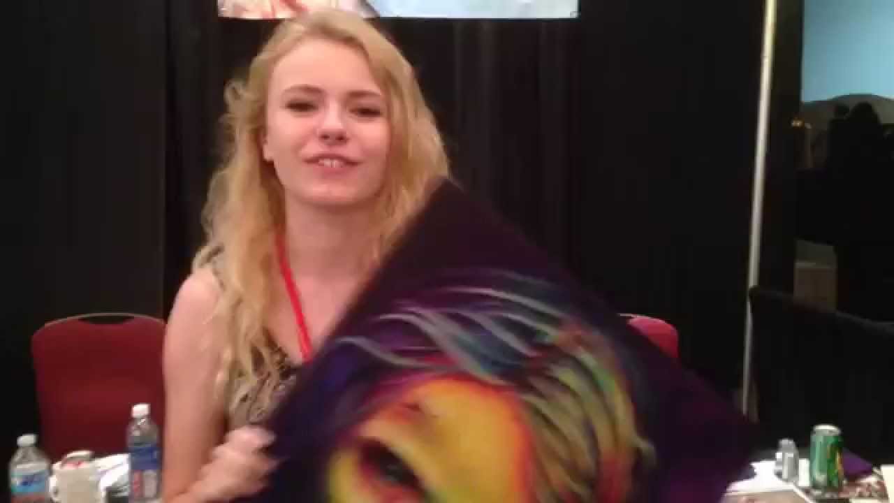Addy Miller (Summer) from the Walking Dead - YouTube
