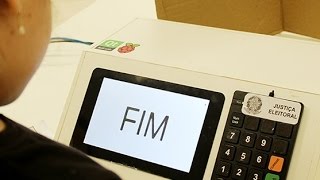 Electronic Voting Machine built with Raspberry Pi and Qt5 (Urna Eletrônica)