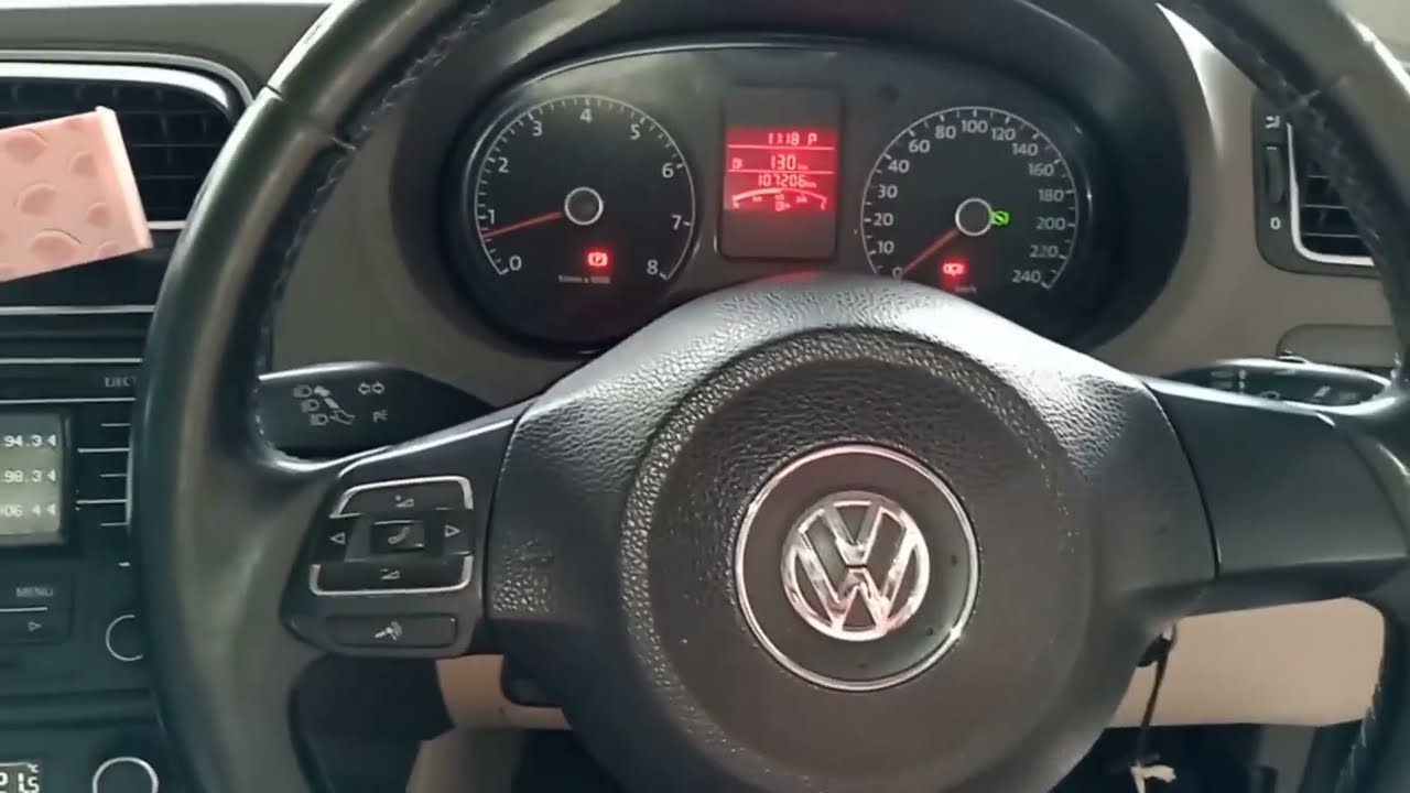 Volkswagen vento tsi engine oil service (@saravana cartech tamil)