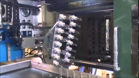 153 Telescopic Side entry Robot Pick and place PET Preform