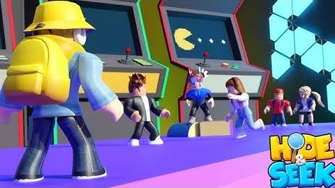 100 Players Mega Hide and Seek!💯