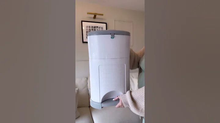 Unboxing the Korbell Nappy Bin.