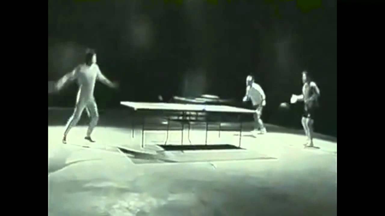 Брюс ли теннис нунчаками. Nokia n96 Bruce Lee. Ping Pong Брюс ли. Брюс ли играет в теннис нунчаками.