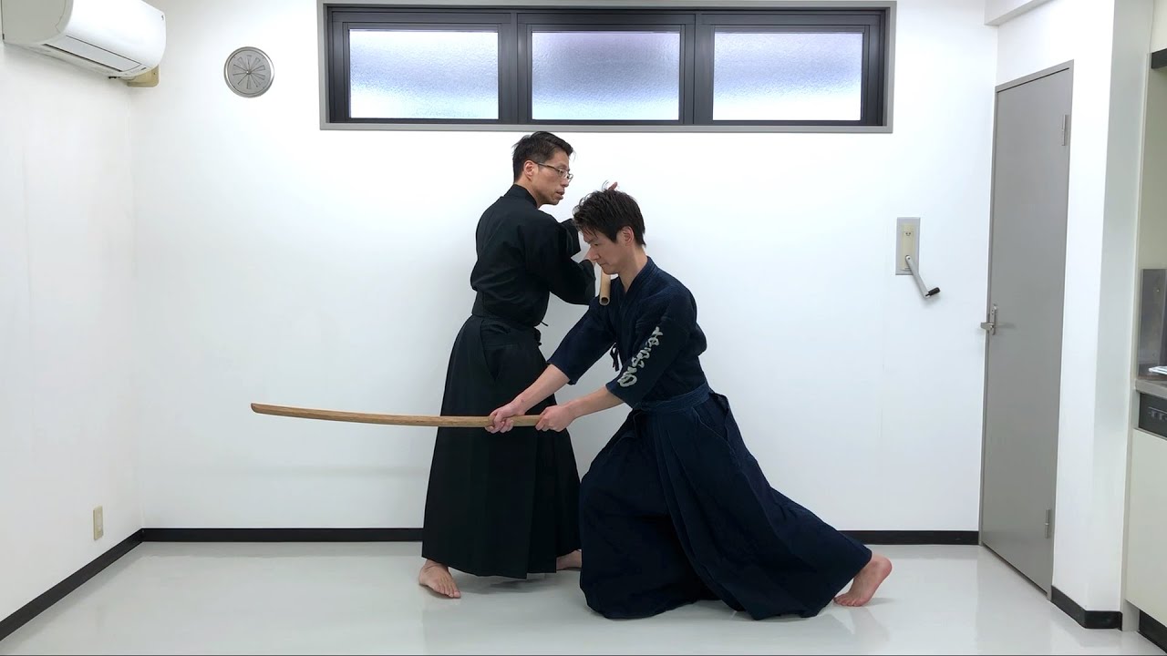 縦抜き抜刀の応用② 剣術編 - YouTube