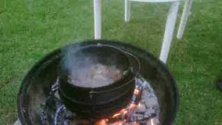 VID 20100424-1544 Fanie maak 'n potjie in Sydney