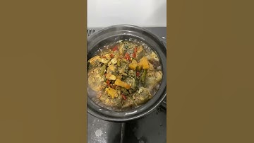 Canh rau tập tàng, cá rô kho tiêu.