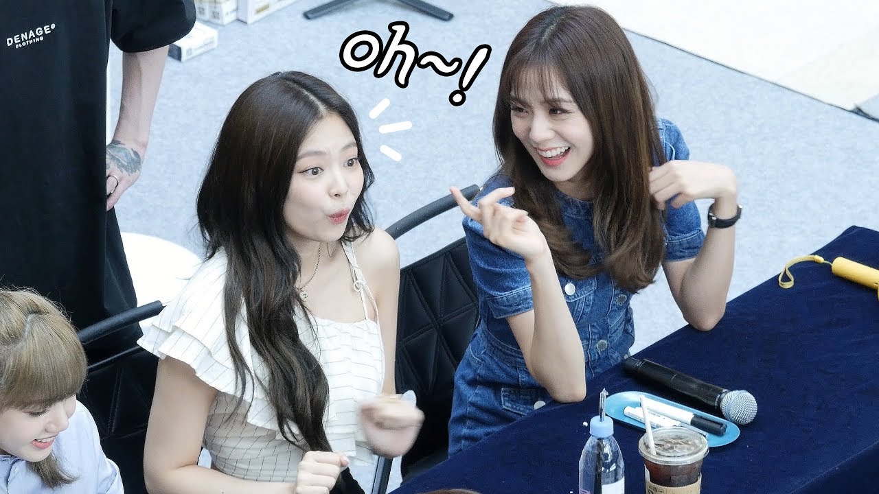 190630 팬들이 반가운 제니, 지수 Jennie, Jisoo : 오프닝 팬사인 opening fansign : 블랙핑크 BLACKPINK 팬사인회 : 영등포 타임스퀘어