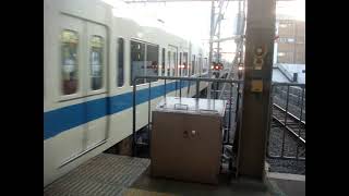 8000形8058F+3000形3257F各駅停車新宿行き本厚木駅3番線に到着!