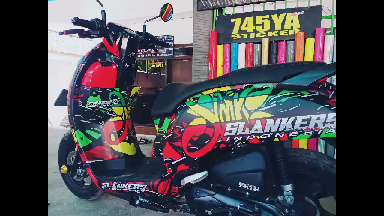 Sticker motor Scoopy full body Slankers