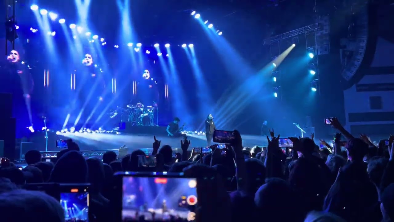 Afraid of the dark - motionless in white live Cardiff 