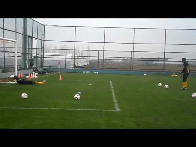 Young Africans -U20 Goalkeeper  Yusuph Abdul on  training class=