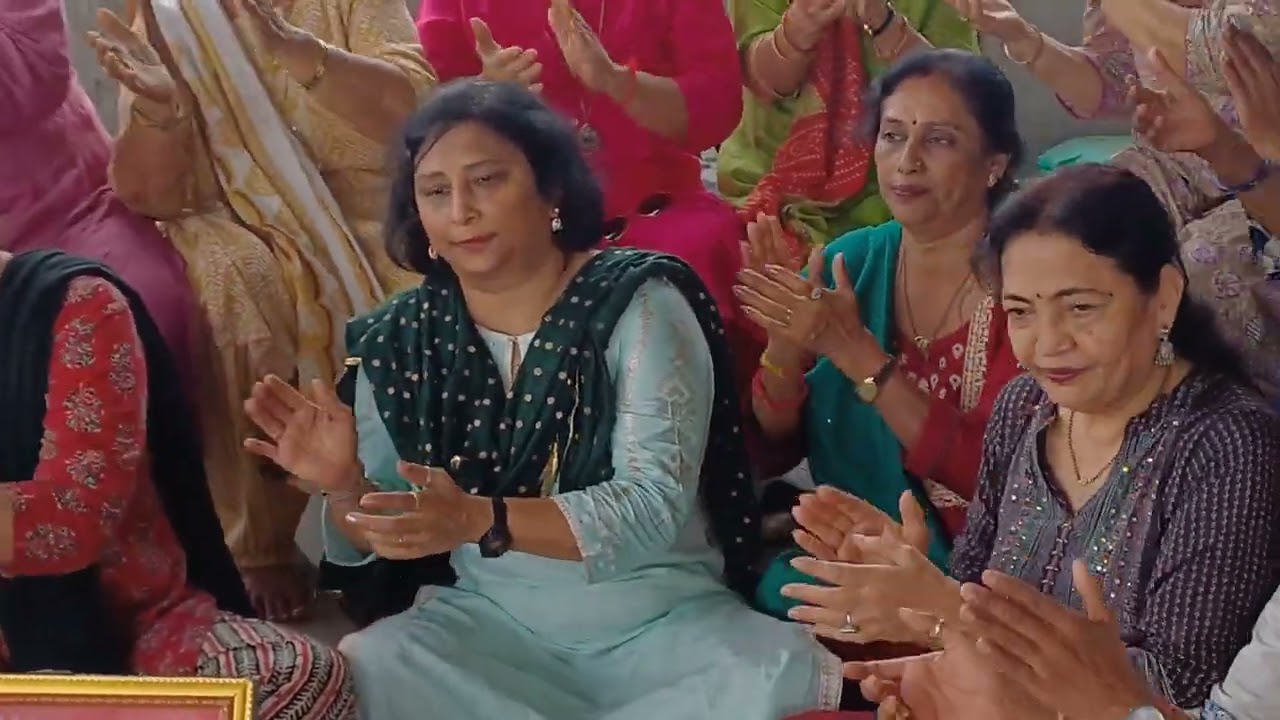 ભજન નીચે લખ્યું છે.હર્ષા પટેલ.રણછોડ રાયનું સુંદર ભજન સાંભળજો.દ્રારિકામાં જાજો તમે.શ્રી સખીભજન મંડળ.