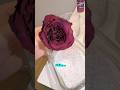 Roses in silicone surprise girl. 🌹😲