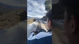 𝐋𝐨𝐨𝐤 𝐚𝐭 𝐭𝐡𝐢𝐬 𝐬𝐜𝐞𝐧𝐢𝐜 𝐯𝐢𝐞𝐰 😍🌍#mountainblog #nature #landscape #snow #travelblog #shortvideo #mountains